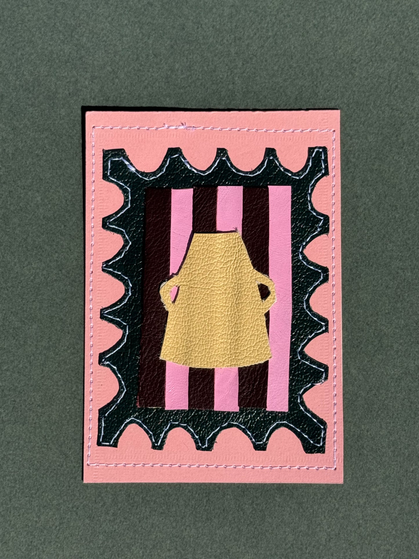 Le vase - Médaillon + Carte postale