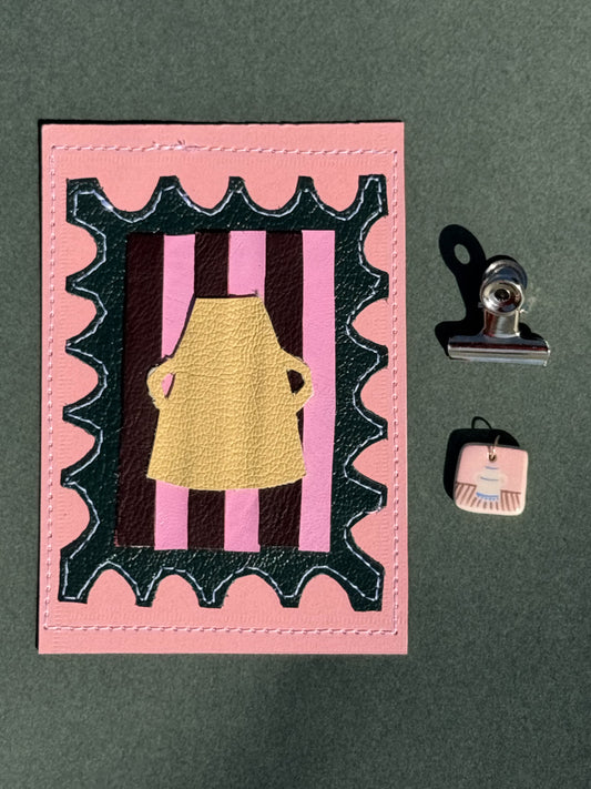Le vase - Médaillon + Carte postale